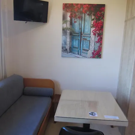 Kallisto Aparthotel 2*